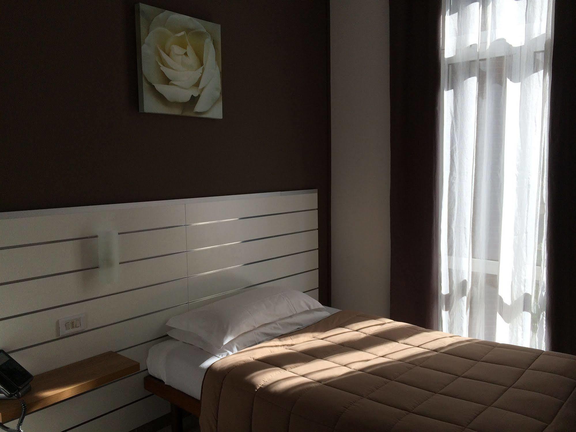 Bert Hotel Sesto San Giovanni Exterior photo